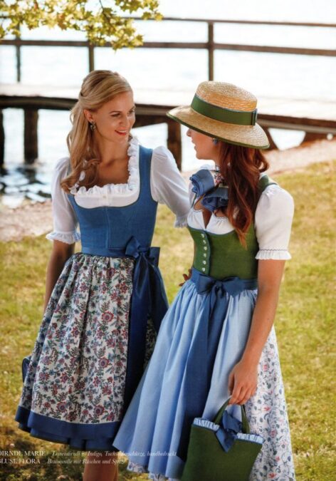 Which Side to Wear Your Dirndl Bow? A Guide